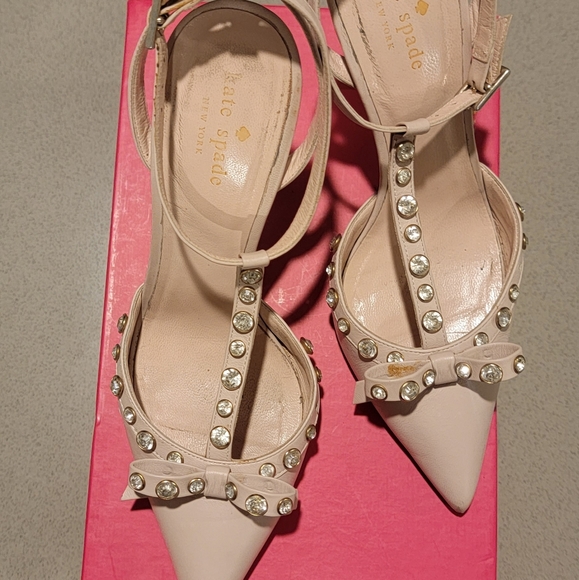 Shoes - Picture 5 of 6